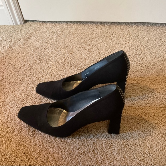 Like new Stuart Weitzman limited addition black & swavorski crystal heels - Picture 7 of 14
